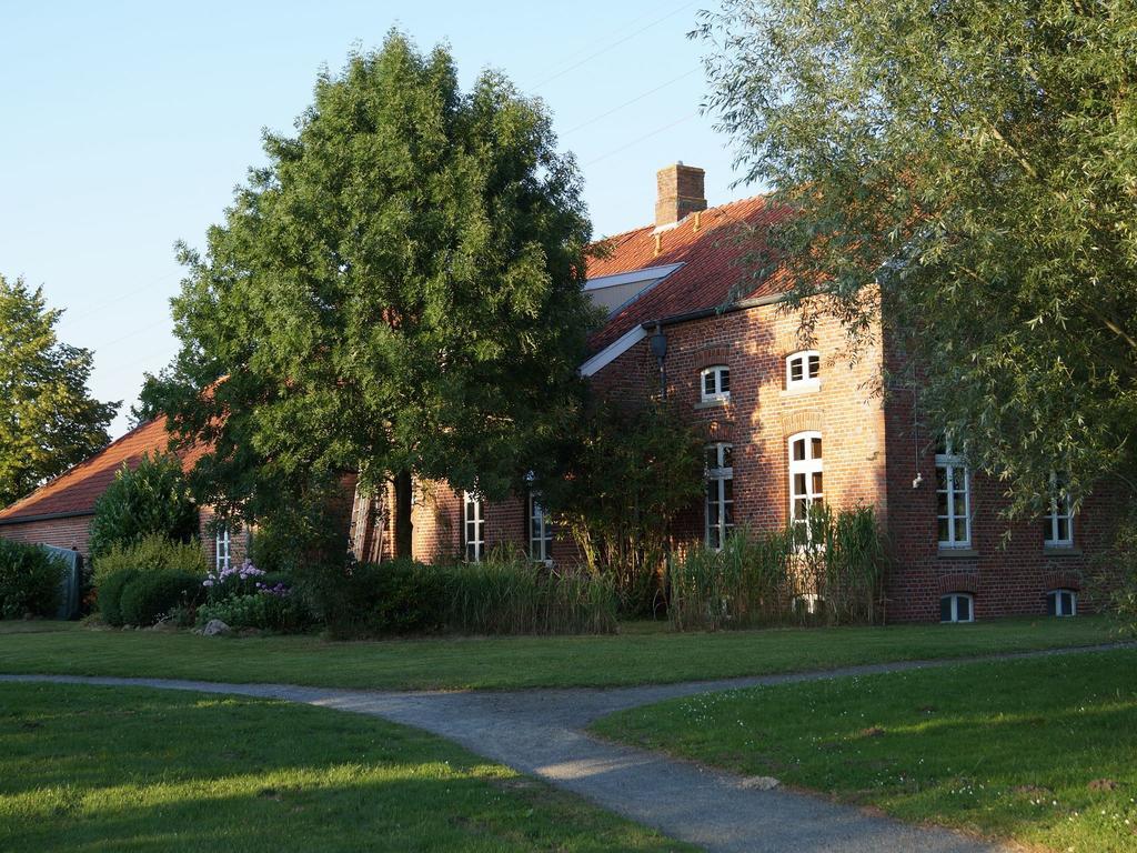 Отель Gasthuus Ulenhoff Westoverledingen Экстерьер фото
